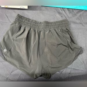 Lululemon Hotty Hot lined shorts